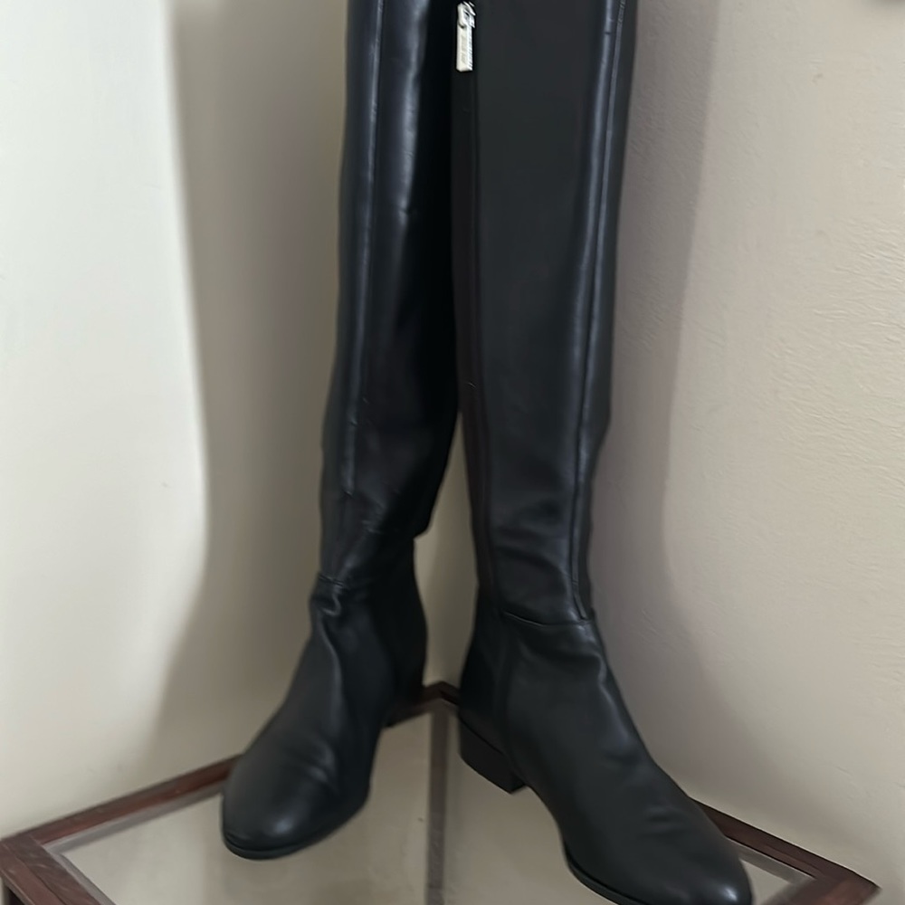 Beautiful Michael Kors boots